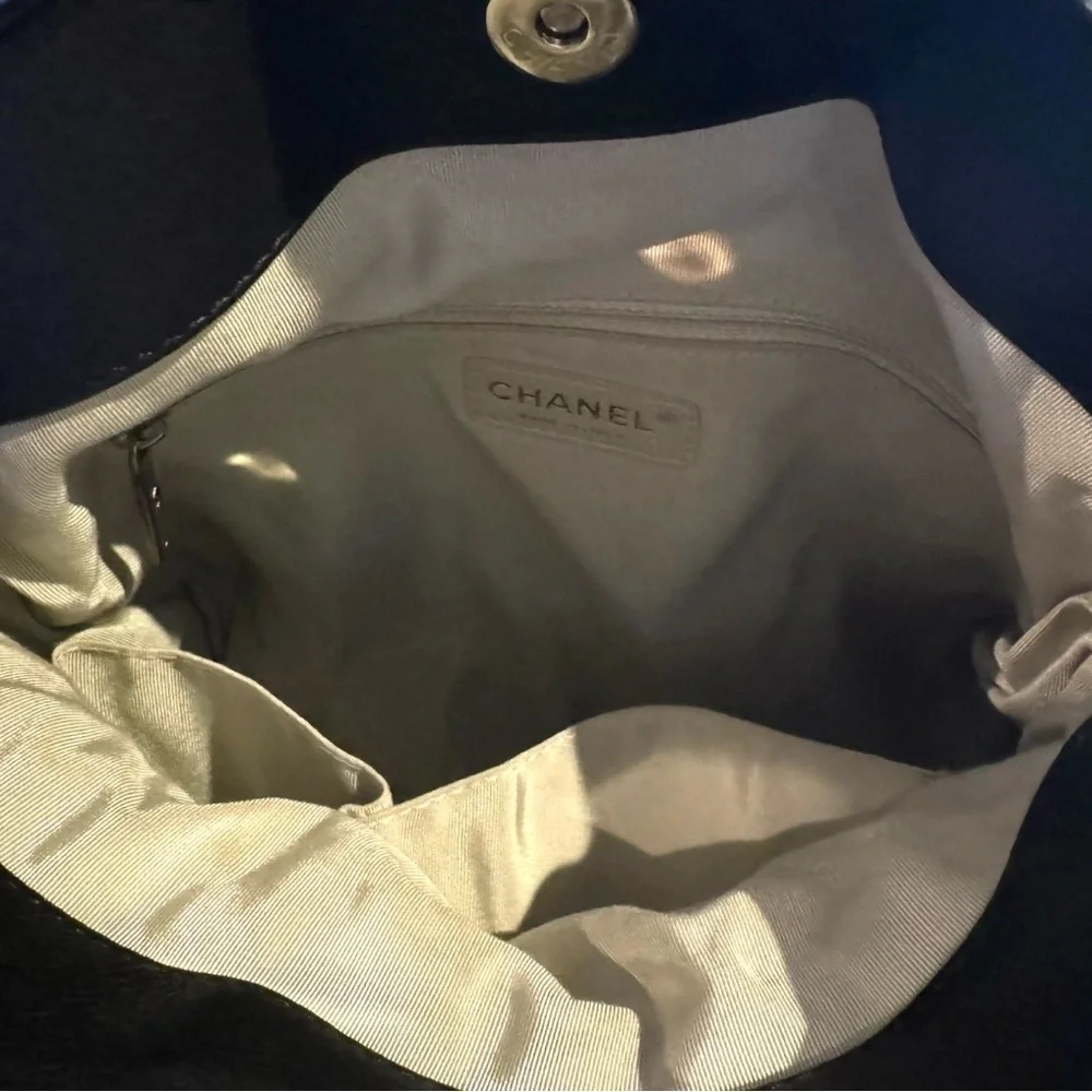 💞CHANEL BLACK Quilted Distressed / Washed Lambskin Double Chain Tote Silver HW